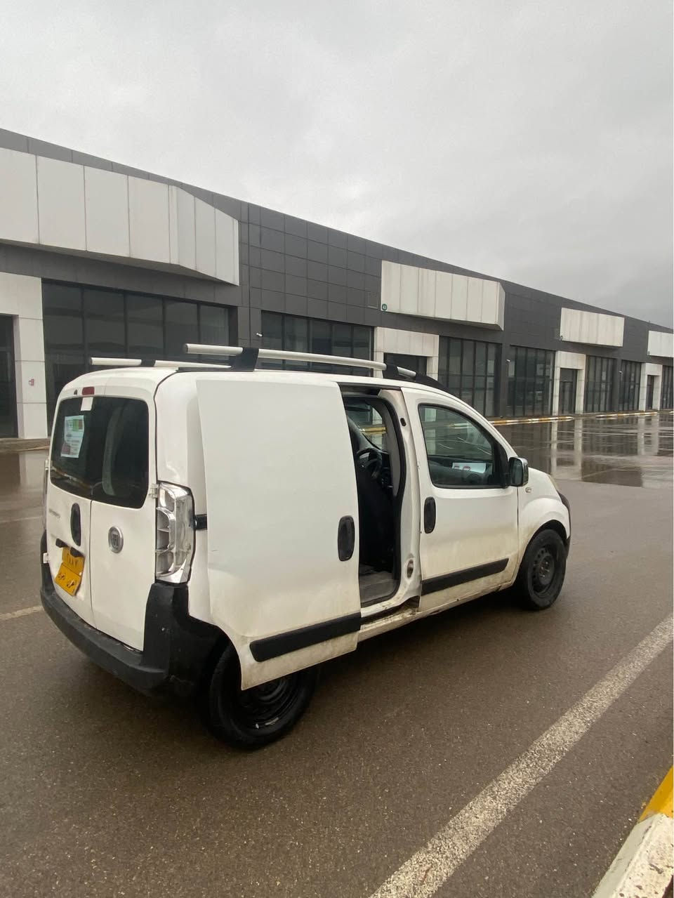 فيات ٢٠٠٨
گير ئوتوماتيك 
 ٢ جام كاره با 
قفل مه ركه زى 
مالي كاسپيه
سه ياره كه زؤر مه زبوته 
هه موو گياني ئيش ئه كات
كاره باى كامل مه زبوته 
فلچه 
گه رمى 
لايت
ناو گيچ مه زبوته 
به شي دواى ته غليف كراوه بو ئيش 
جوار تايه و ويلى تازه بو به سراوه 
پاترى تازه 
ده عموو ليدراوي نييه 
مووس و براؤه به شه رت
ماشالله سه ساره كه زور جوانه 
گير و مه كينه كاميري 
گير و مه كينه به شه رت
ره قه م دهؤك به شه رتى ئه وه ليات
سه نه وى عه سلى له گه لأيه 
به ناوي كؤمبانياوه يه حيجز و مالى مه ده نى به شه رت
ته قه و ره قه به شه رت 
سه ياره كه زؤر جايزه  مالى فه قيره 
پاره ى ماتؤر يكه 
سعرى ١٨ $ كه ميك مجال 
***********
***********
سه ياره كه له سليمانيه 
قيست و قه رز و ئالوگورم نييه السليمانية, العراق
