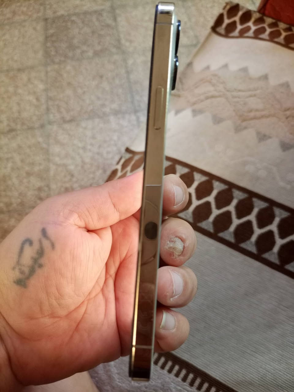 السلام عليكم ايفون 12بروماكس شاشه مفطوره ونبدل بطاريه اصليه ذاكره 256 فيس ايدي شغال مكاني بغداد السعر 300 ***********
