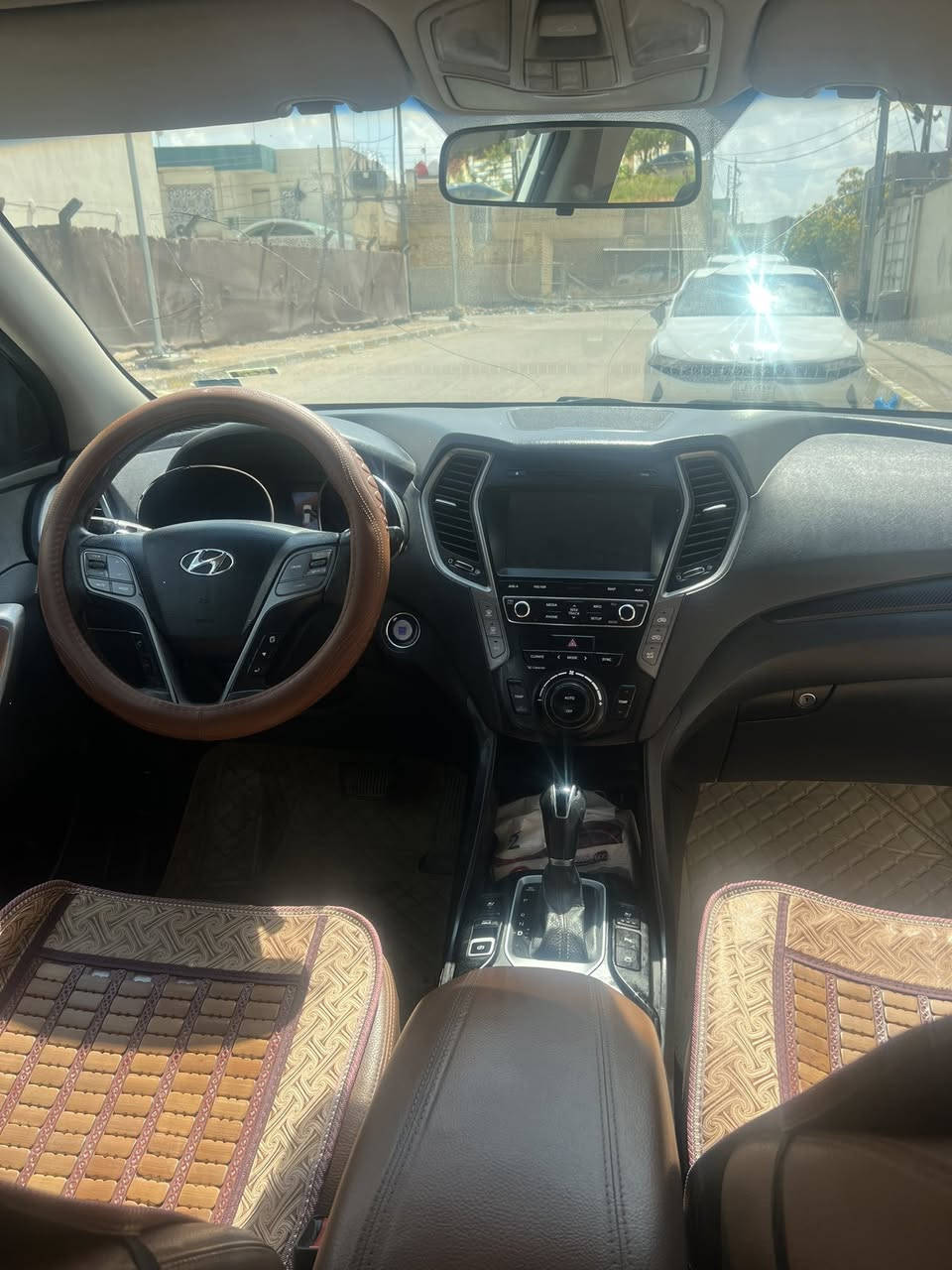 سنتافي خليجي 2017 مكفول كير ومحرك وكل الدواخل 
فول مواصفات البيع  لوحات بغداد مكانها ناصرية  190 ورقة وبيها مجال ***********
