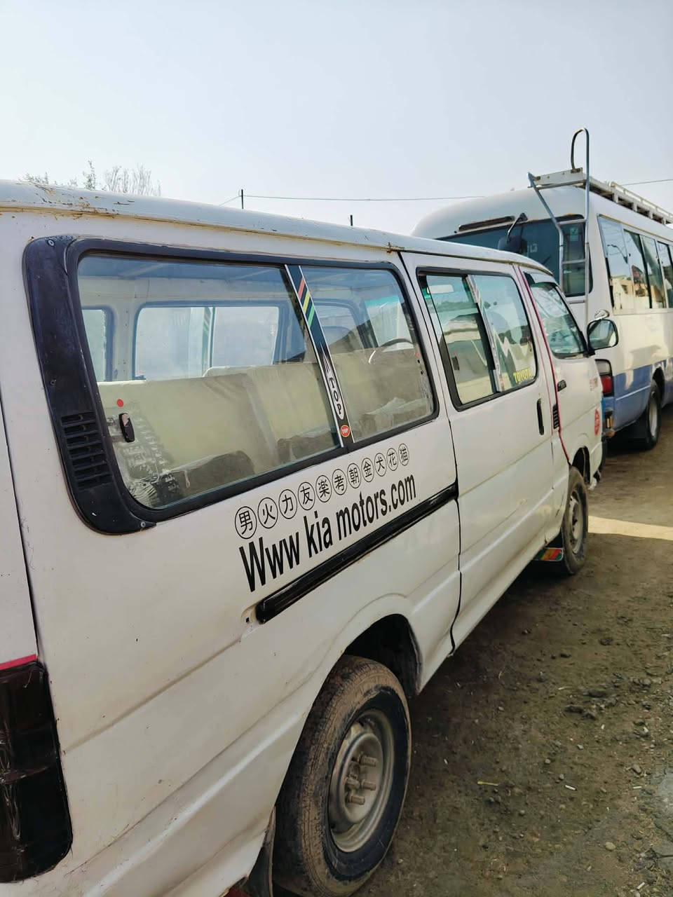 ‏سلام عليكم تيوته هايس ١٤راكب  موديل ٩٤ سنويه كارتونية بغداد راعيه ابو سنويه بديالى محرك كاز بنكو بي خيط تبخير كهربائيات كله شغاله سنويه نافذه ب2018 مكان ناصريه البطحاء أنا مكلف بنشر رقم أبو السياره *********** سعر ٣٠ وبيها مجال وشرط التحويل
