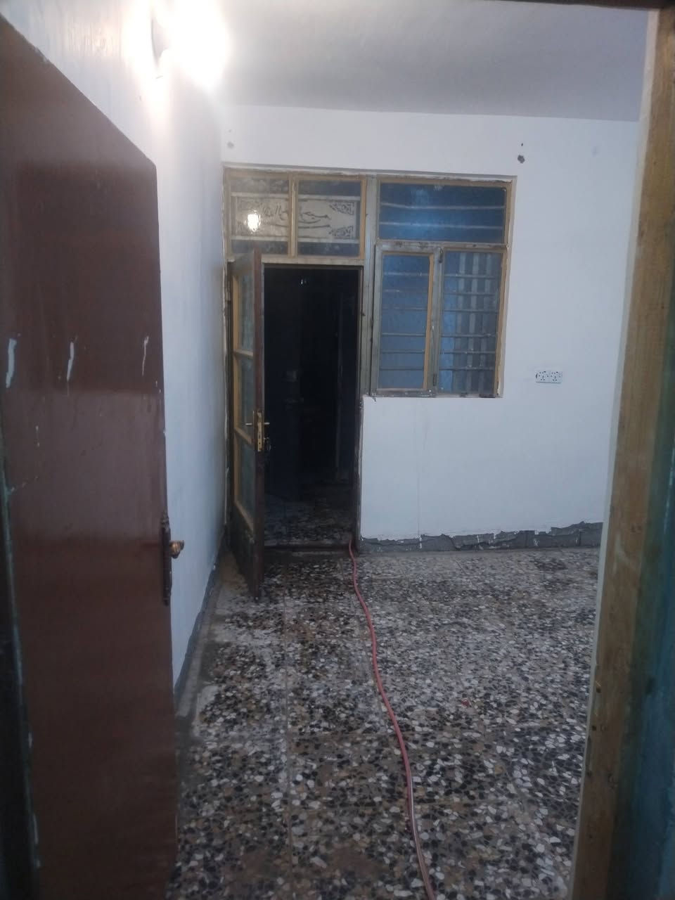 نص قطعه للبيع منطقه الاستكشافات بضهر بانزين خانه الابتسام خامس فرع غرفه واستقبال ومطبخ وصاله وملحقاته صب مسلح ٧٢ متر رقمي *********** واتساب
