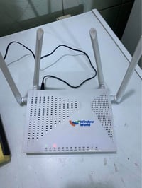 للبيع راوتر انترنت عدد٢ شغالات ٤ اريلات بحالة جيدة السعر ٥٥ الف البيع ...
