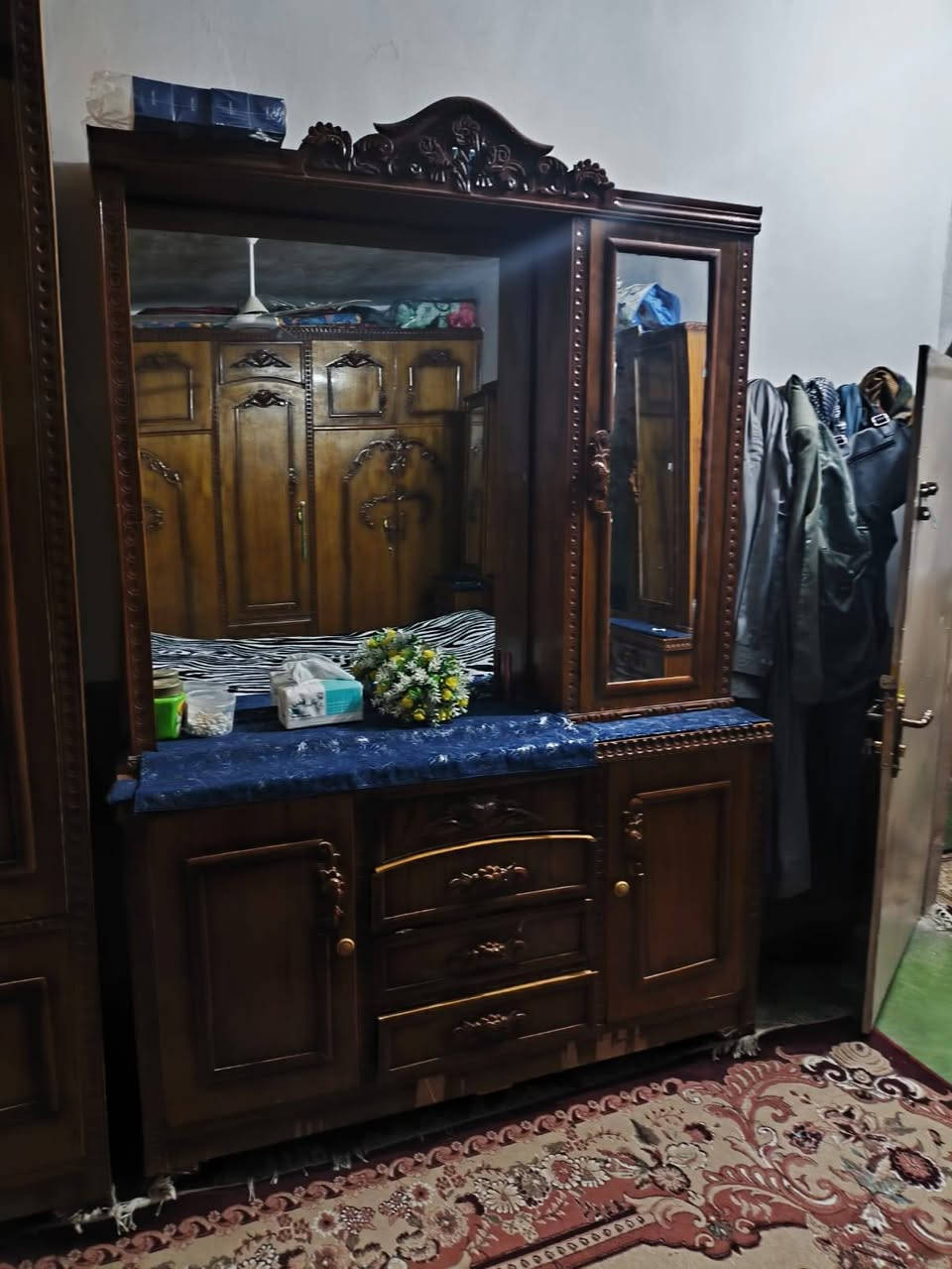 السلام عليكم ورحمة الله وبركاته مكلف بالنشر غرفة اخشاب للبيع الشراي يتصل*********** وكل الهلا بالشرايه
