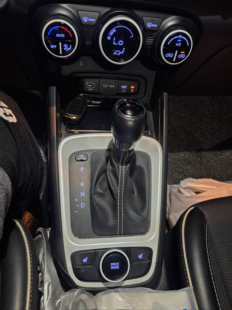 السلام عليكم
هونداي فينو للبيع مواصفات SEL فول ١/١
موديل 23 رقم اربيل
المواصفات.. شاشه كبيره فول تحكم ستيرن جهتين
كاربلي زائد اندرويد اوتو وايرليس
نظام إنذار
شحن وايرليس
كشن تدفئة
بصمة تشغيل + تشغيل عن بعد
مانع انزلاق وضعيات قياده
تحديد مسار
نقط عمياء
مكينه ١٦٠٠ دبل نوزل
مكان السياره اربيل 
السياره جديده ماشيه 48 ميل حادث بسيط جدًا قطعة وحدة باب خلف سائق
جميع ايرباكات سليم
رقم الشاصي kmhrc8a36pu224538
السعر: 148 بيها مجال شي بسيط
 للاستفسار الاتصال على الرقم *********** أربيل, العراق
