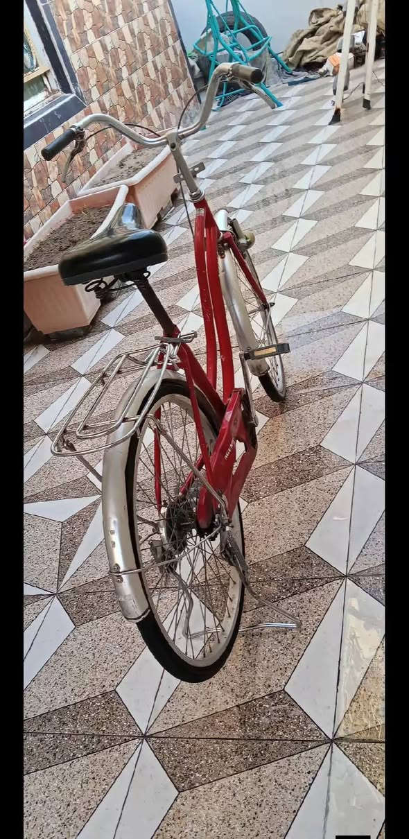 السلام عليكم بايسكل للبيع القفل مالته ب 550 نقدي ب 550 7756001021 هذا الرقم تواصل ويه
