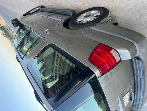 فورد اكسبديشن ٢٠٠٣
محرك و كير Vvt خير من الله 
مشكلتها بس تبريد و يتصلح 
السعر  6000$ او المراوس ب احدث اكسبلور او اكسبديشن و انطي فرق
يعني 60 ورقة 
و بيها مجال بسيط حك الجية
الاستفسارات متواجد فيسبوك و واتس
***********
