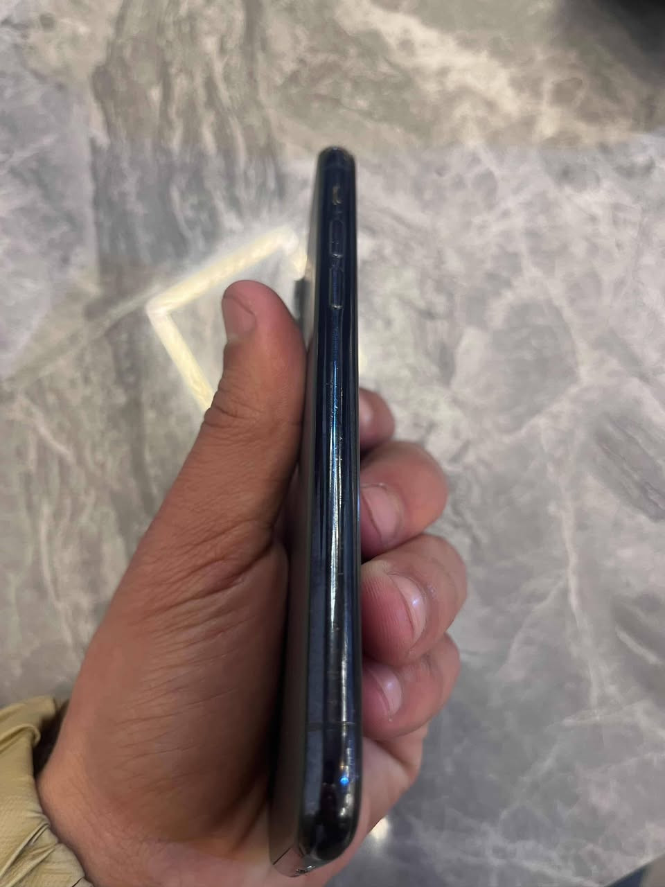 آيفون 11 برو لون زيتوني الجهاز كل مكفول وزلغ واحد مابي صوت إتصال اللمس كامره فيس ايدي شغال ذاكره 256 الجهاز فقط مستبدل بطاريه والبطاريه اصليه بالشحن تنسى سعر الجهاز 250 وبي مجال العنوان بغداد المنصور رقم تلفون ***********
