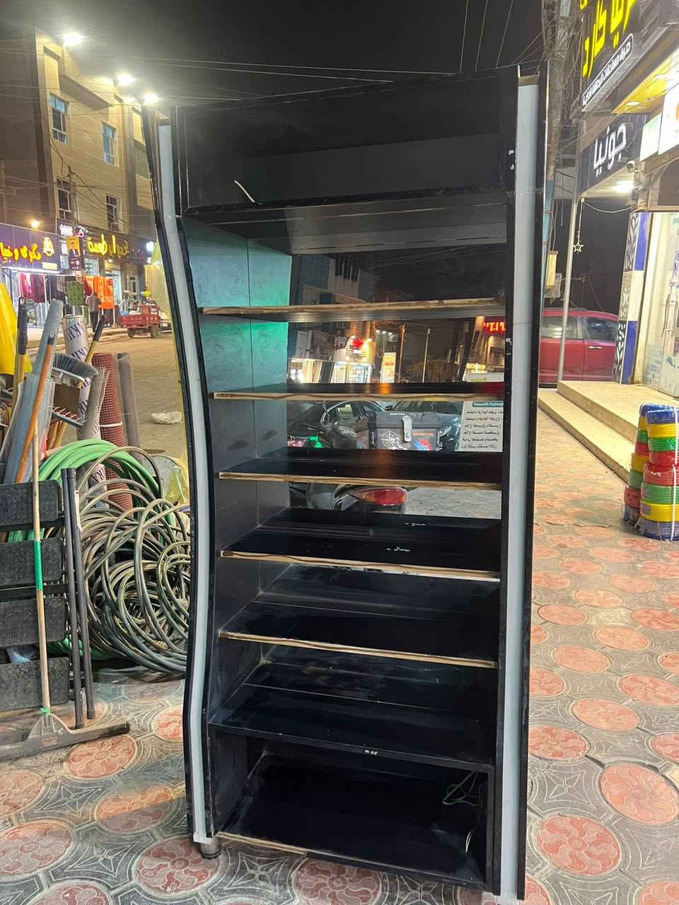 عارضة خشب للبيع السعر 50 الف مكانها حس الاعلام شارع المستوصف  ***********
