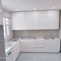 كاونتر فرهاد • حجر بورسلين • ضمان ١٠ سنوات