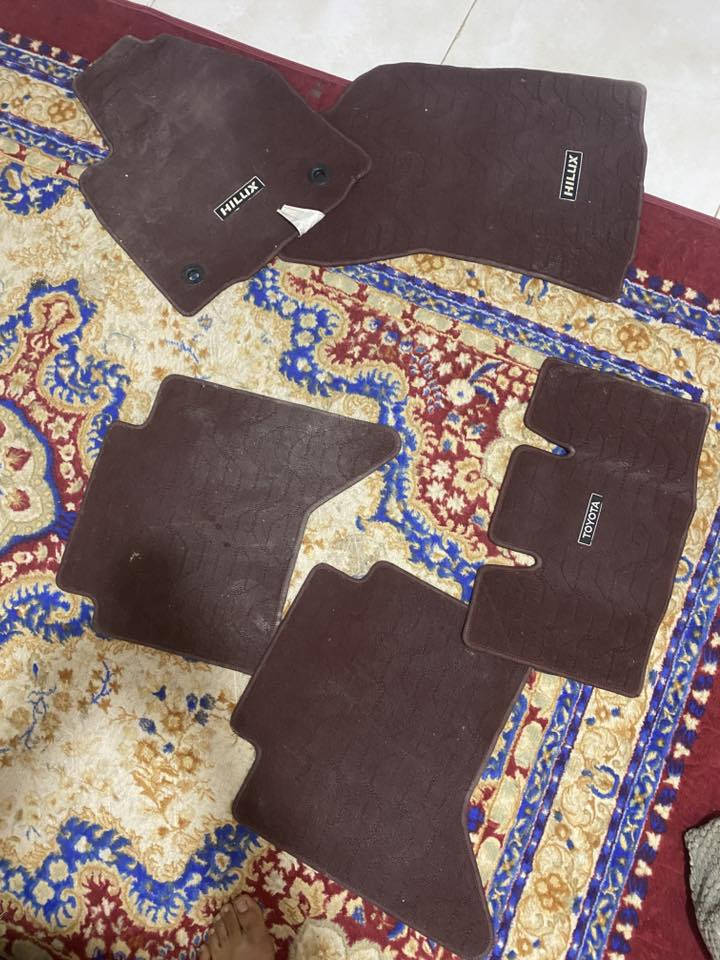 السلام عليكم كاعيات هايلوكس من موديل 16لحد25 كلش نظاف  السعر 100 وبيهن مجال الاستفسار ***********
