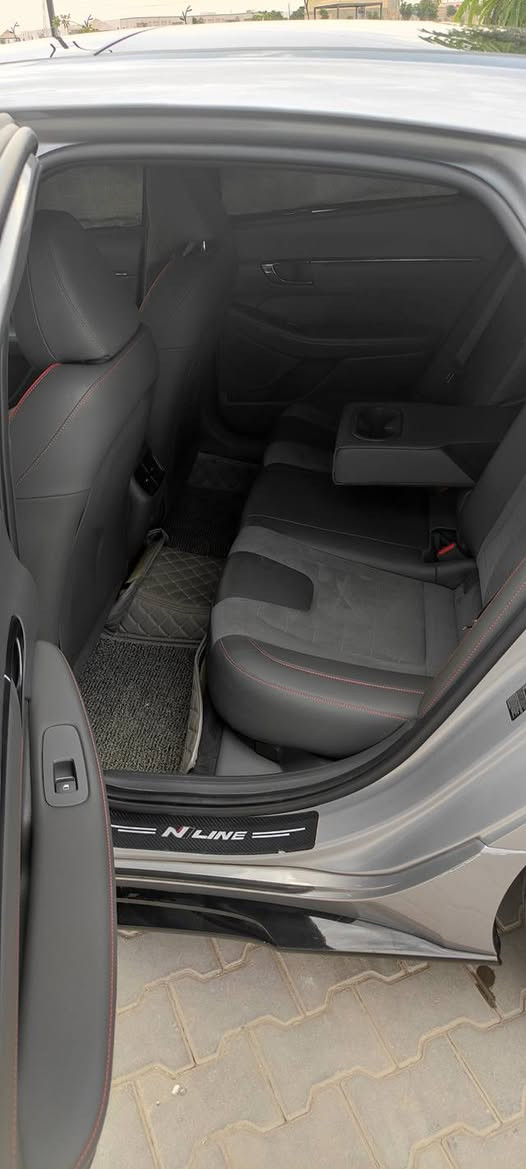 السلام عليكم من رخصة الادمن المحترم 
هونداي سوناتا N LINE مكينه 2500 تيربو (290حصان)
موديل 2023   السعر 195$وبيها مجال
فول مواصفات اعلى فئه بلسوناتا
حادث بسيط  بارد بخشم البنيد وبالعراق جاملغ الأمامي الجهة اليمنى هم بارد بدون فتح وبدون صبغ .
تبريد ابلادي شرط تقرير السياره تعمل وتسير من امريكاا
بدون ايرباك سليم 
ماشيه 55 كيلومتر 
بصمه دخول ذكي کشنات جلد وكنتاره كشنات كهرباء
تدفئه تبريد بلكشنات 
السياره كله ختومات N LINE
تبرید قطعتين
لايتات ٤ عدسات زنون بلادي عالي ناصي
لدات داخليه
سايد بريك بصمه
ویل کب حجمه ۱۹
دبل كزوز السياره
شفتات بلستيرن 
السعر 195$ وبيها مجال السيارة بالحقيقة أحلا من الصور
للاستفسار : ***********  (( المكان النجف الأشرف ))
