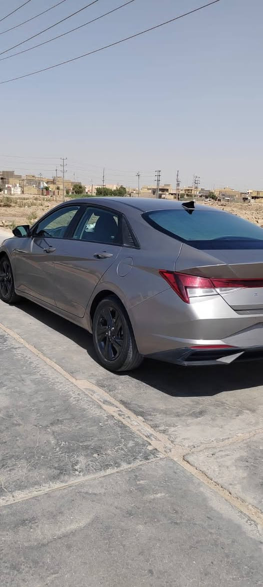 السلام عليكم 
النترا للبيع موديل 2022 فول عده الفتحة
رقم ذي قار معوقين وكالة ثاني يوم المعوق يمي
مواصفات ( ثلاث انظمة قيادة سبورت ايكو نورمال - مثبت سرعة - رادار امامي خلفي جانبي - تدفئة بالكراسي - تبريد منفصل - مانع انزلاق -سايد بريك كهربائي - بصمة ابواب- بصمة تشغيل - تشغيل عن بعد -ايرل نفگيشن - كامره دواره - شحن لاسلكي - عداد ديجتال - شاشة تدعم أندرويد اوتو و ابل كار بلي )
السيارة ماشية 50 الف كيلو متر مو ميل استخدام شخصي
الضرر تبديل بنيد و چاملغ بدون دواخل (حادث سطحي) و الچاملغ الاصلي موجود ضربته اقل الشبر
السعر 142 و بيها مجال للشراي
الاتصال على الرقم ***********
