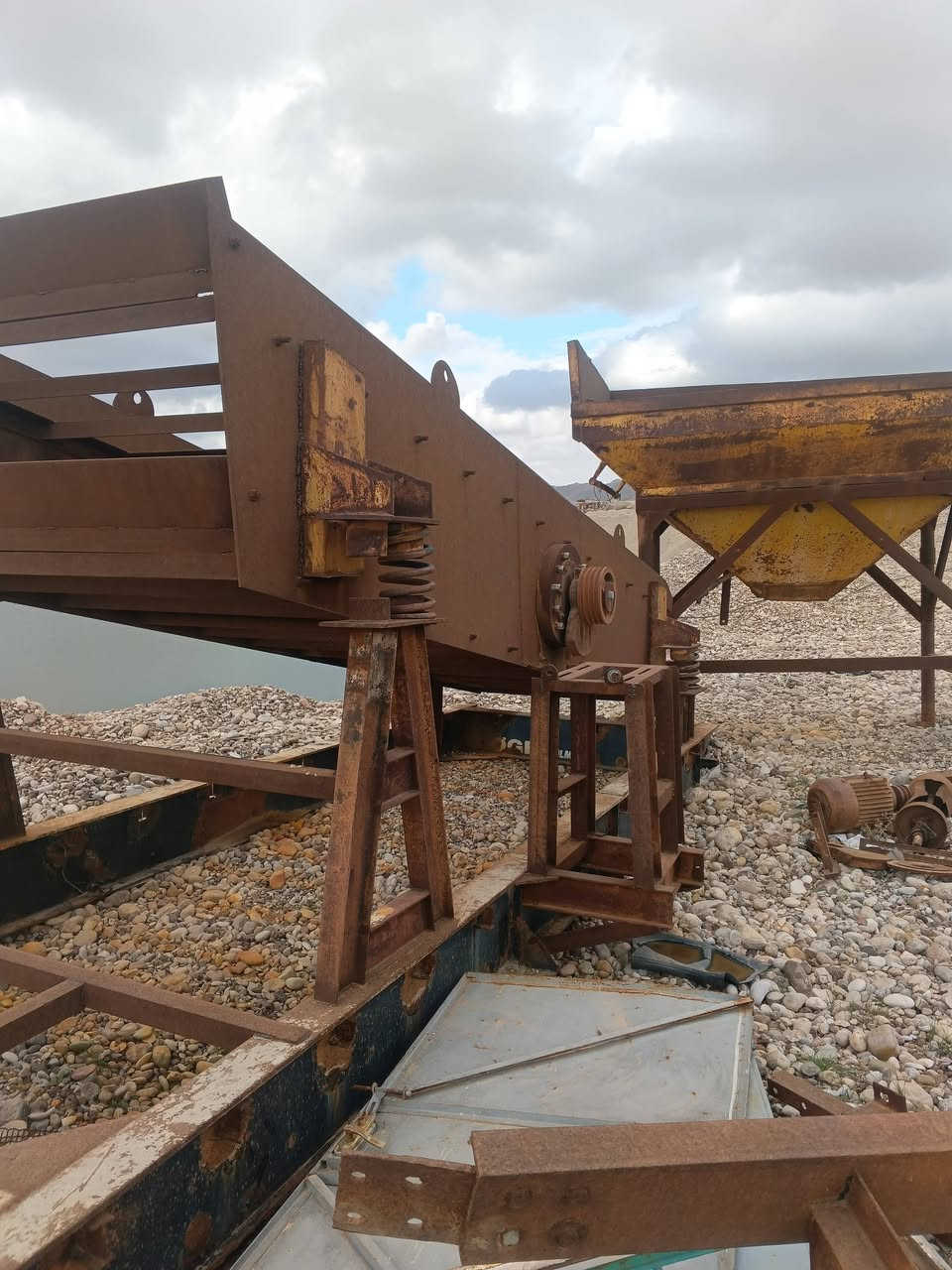 السلام عليكم هوبر قوايش هزاز للبيع.   ***********
