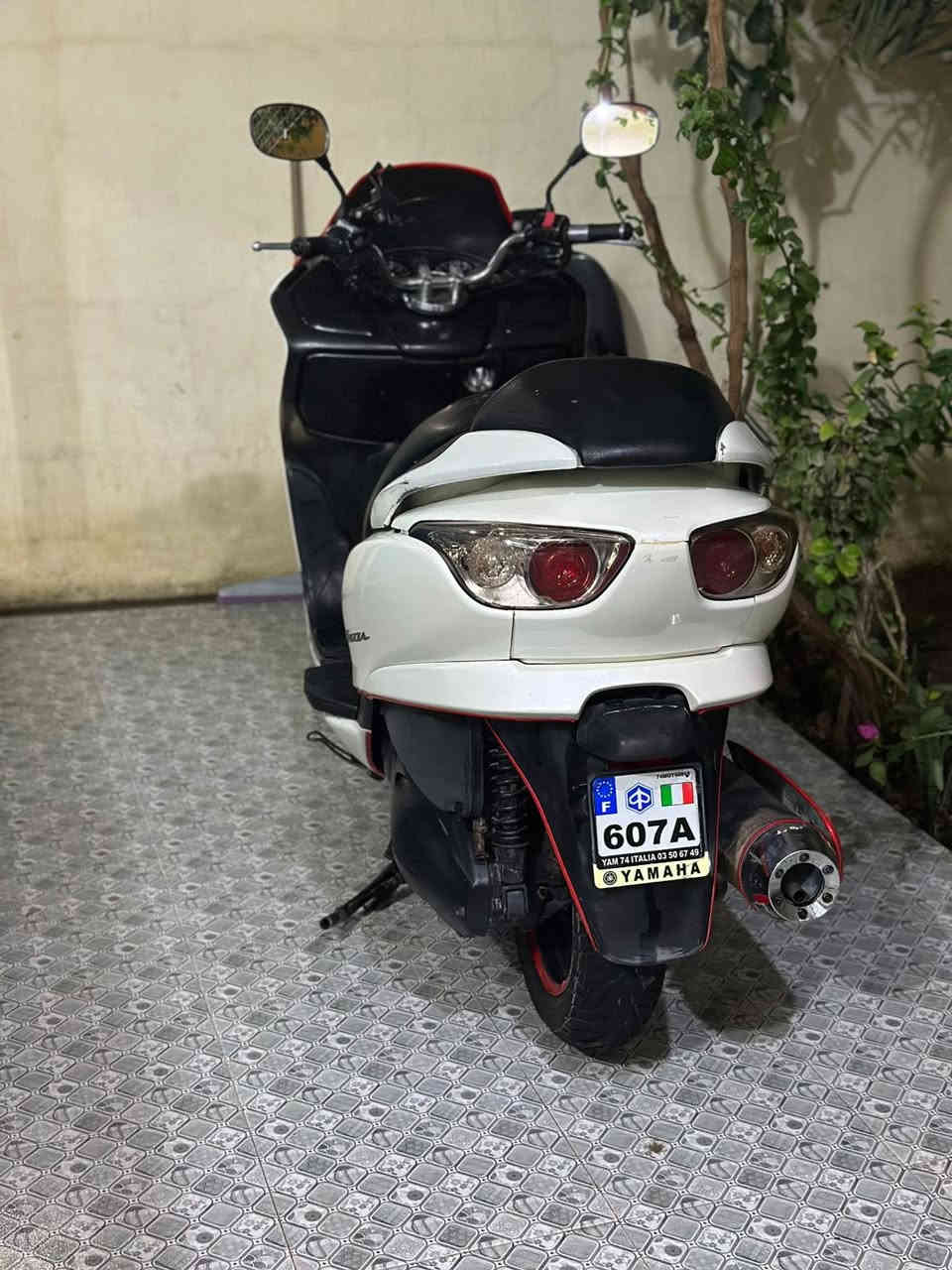 السلام عليكم فورزا صفر ٩ كرستال MF
دراجة كامله من اي نقص 7كير ٤ تحويلات 

السعر ٩٥٠ قفل 
العنوان ديالى
***********
