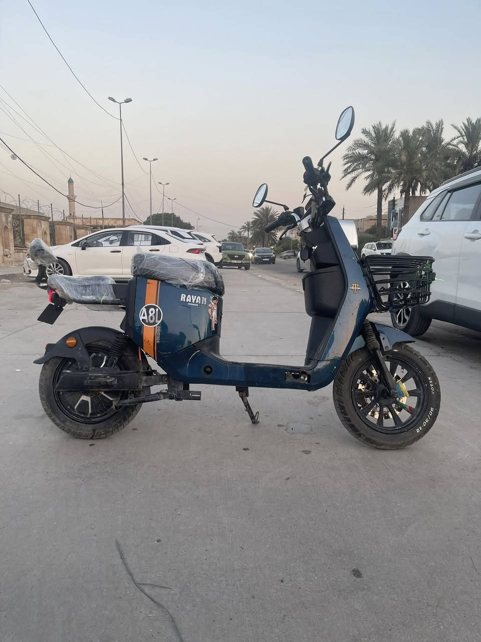 السلام عليكم دراجة شحن لبيع نوعهاA8L
موصفاتهة

6بطاريات ملف1500 اربع سرعات عقل رياضي 

لايت عالي ناصي دبل اشار شغالات تمشي مسافه من40ال45كيلو شاحنه اصليه سرعتهه 80حقيقي سله اماميه

تايرات جدد ملف ضد المي                  

   

السعر400الف وبيه مجال 

مكان بغداد 

الاستفسار***********واتساب
