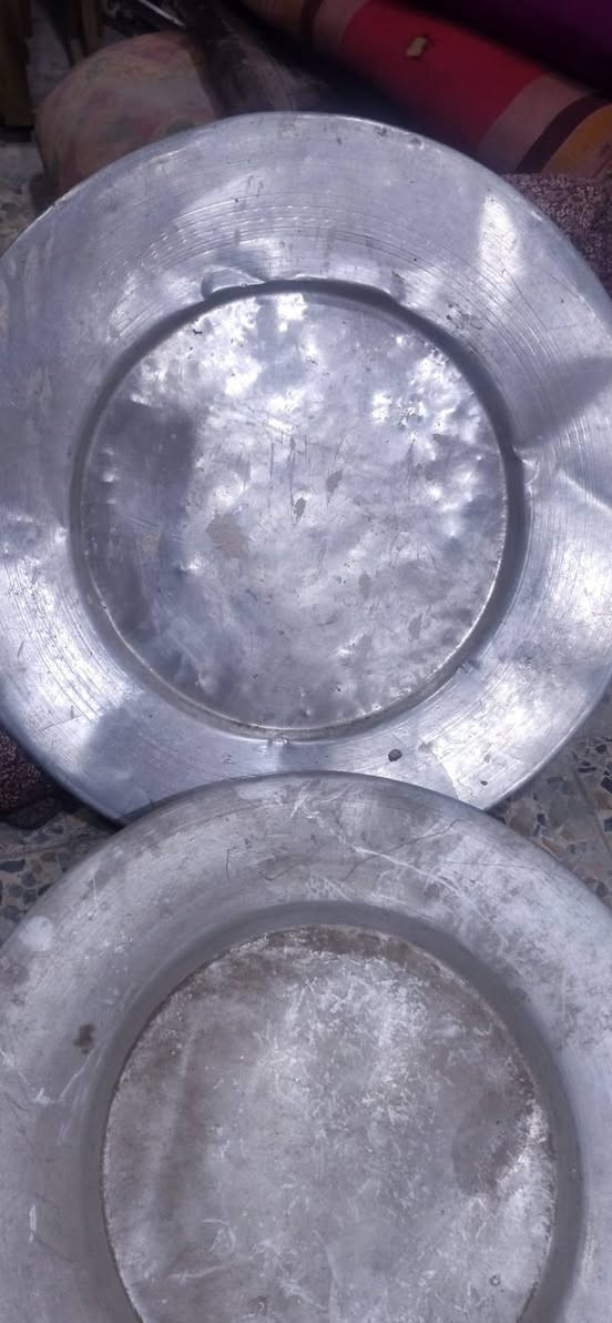 اماعين أم العراوي للبيع تلث ماعين كبار أم العراوي وثنين دائريات كبار كلهن بخمسين رقم ***********
