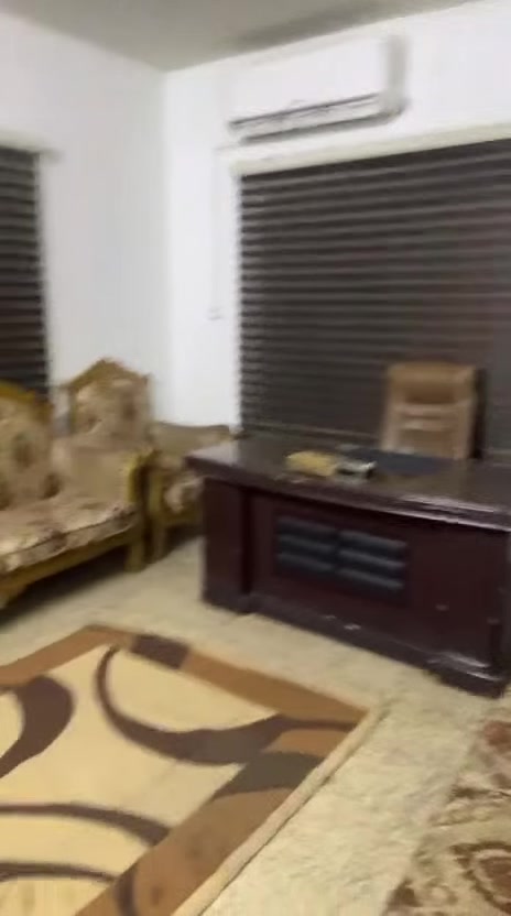 للايجار تجاري
دار مؤثث مساحه 300 متر سايدين حي النور قرب المشاتل..7غرفه ..هول.. مطبخ صحيات طابق الاول والطابق الثاني حدبقه كراج اثاث مكتبيه سبلتات كامرات شاشات... للاستفسار الاتصال 

***********......***********
