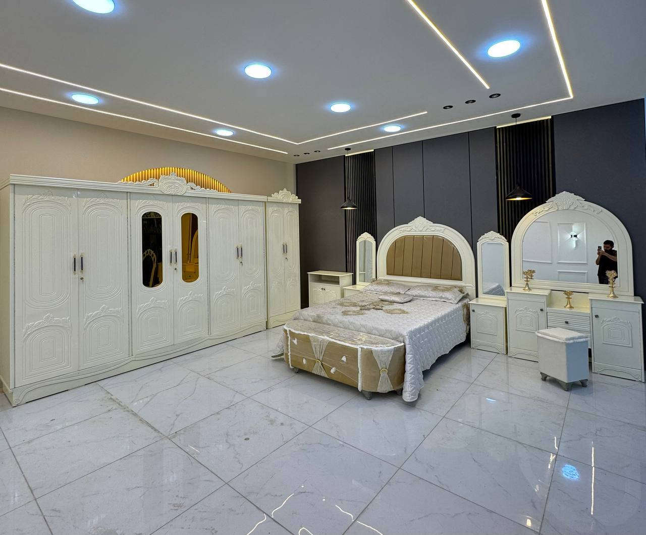 غرفة اخشاب  بسعر مليون
⚜️تفاصيل الغرفة ....⚜️

صاج خارج ٤ملم ام دي اف 🪭
وداخل صاج ٣ملم 
صبغ مرمري درجة اولى 

عدد القطع  ٧ قطع 😍
1 //جرباية  قياس  ١٦٠ × ٢٠٠ 
//ميز جانبي ايسر قياس ٥٠
2// وميز  جانبي  قياس ٥٠
3// زاوية ارتفاع مترين عرض ٨٠
4// وميز بلازمه  
5//وميز مراية ارتفاع مترين عرض ١٢٠
6// وكنتور ٦ باب  ارتفاع مترين و١٥ طول ٣ متر و١٥

القطعه الثامنة حسب الطلب شازلون
سعرها 50 الف ❤️
طابوريه 25 الف ❤️

(توصيل مجاني مركز بغداد )
التوصيل يشمل الشد مجاني 
(اطراف ٥٠)
باقي المحافضات حسب البعد


**إذا كنت صاحب هذا الإعلان وتريد حذفه لأي سبب، رجاءا أرسل رسالة إلى الدعم الفني**