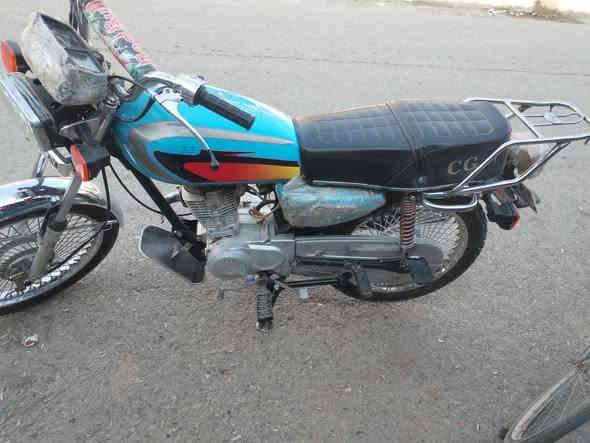 السلام عليكم ورحمة الله ماطور اربع كير موديل 20السعر 400وبي مجال هاذ رقمي ***********
