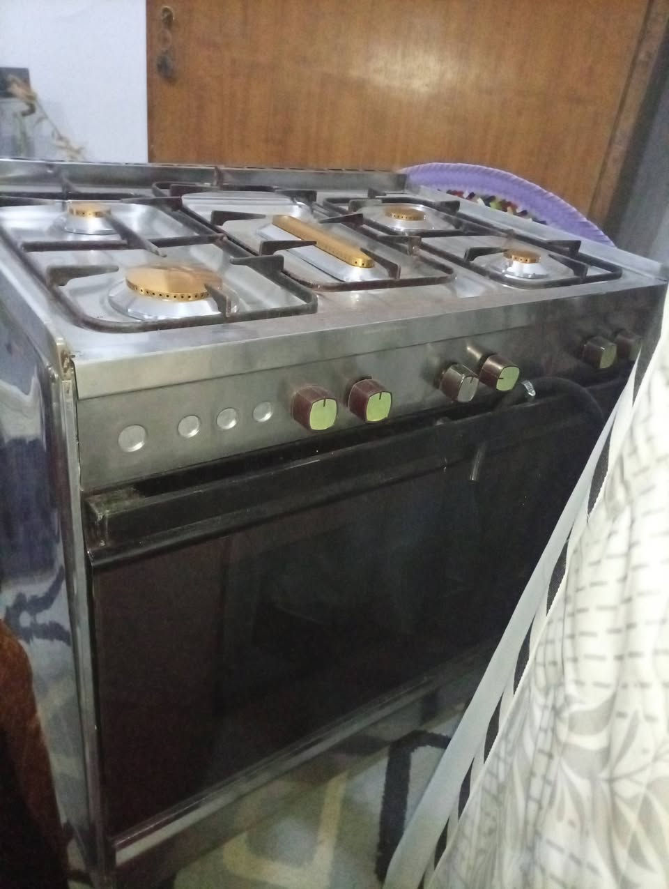 مكلفة بالنشر غراض للبيع العنوان بغداد نزله جسر الجادرية قرب مطعم بيارة الشام للاستفسار واتس اب ***********
