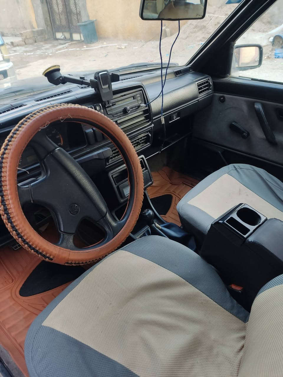 گولف موديل 91 بأسمي رقم ديالى مشروع وطني تحويل ثاني يوم
مكينة جديد 
كابريتر جديد
باتري جديد
بلكات جديدة
سلف جديد
كهربائيات شغالة 
لاتنقيص ولا تبخير 
سيارة نظيفة مال جناي 
گشرها بلادي مامصبوغ 
السعر 26 بيها مجال قليل
مكاني بغداد الزعفرانية 
***********
