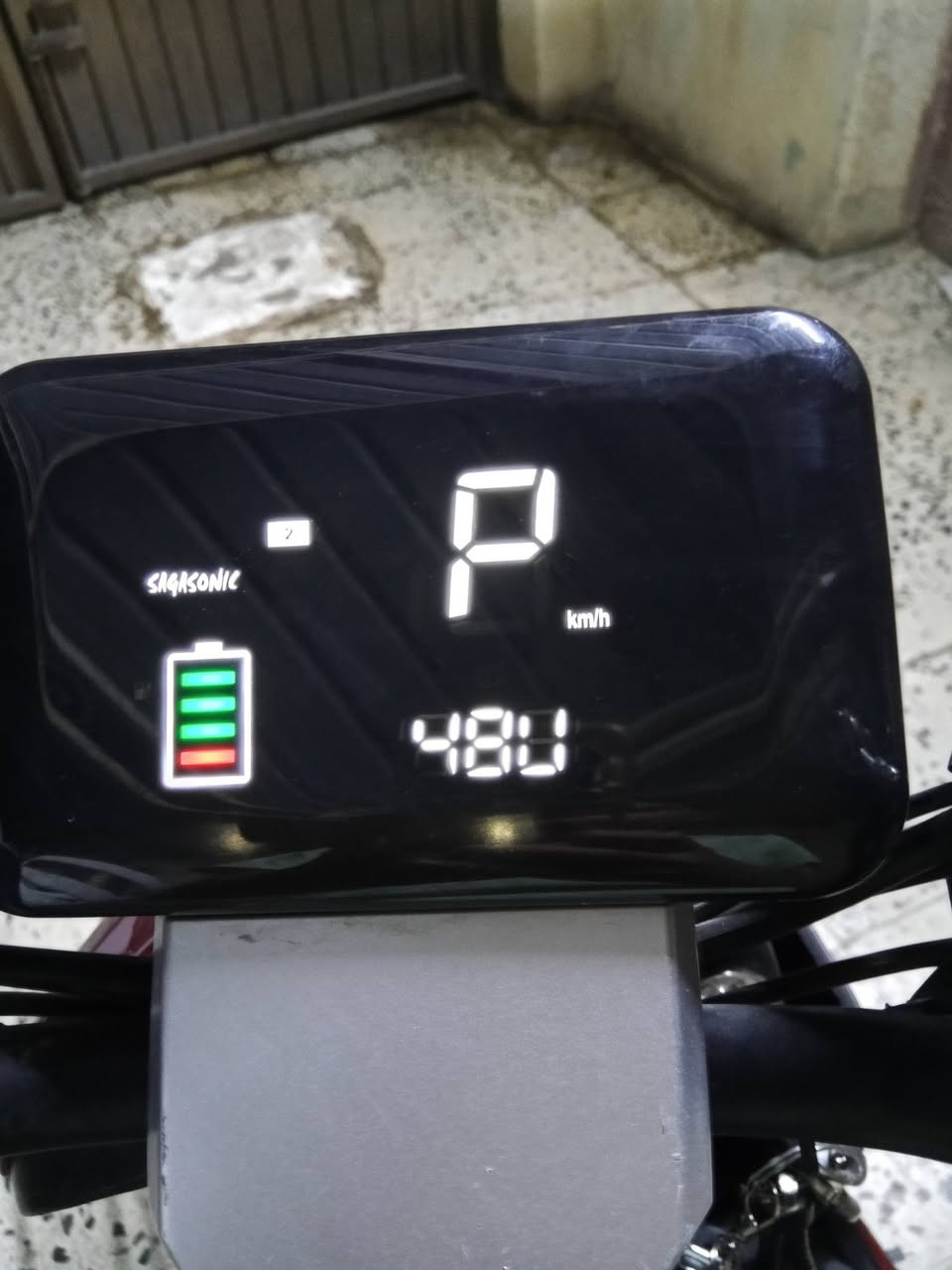 السلام عليكم ورحمة الله وبركاتة 💙
🔥👋 اخون دراجه R9 

🔥👋 فول مواصفات 
🔥👋كل شيء شغال 
🔥👋دينار ما تصرف عليه 
فقط مراوسه وليس للبيع شعندك نزل 
الماطور اشويه تعبان انطني بي 400 مابعت 
انطي فرق قليل 
تحياتي للجميع💙


**إذا كنت صاحب هذا الإعلان وتريد حذفه لأي سبب، رجاءا أرسل رسالة إلى الدعم الفني**