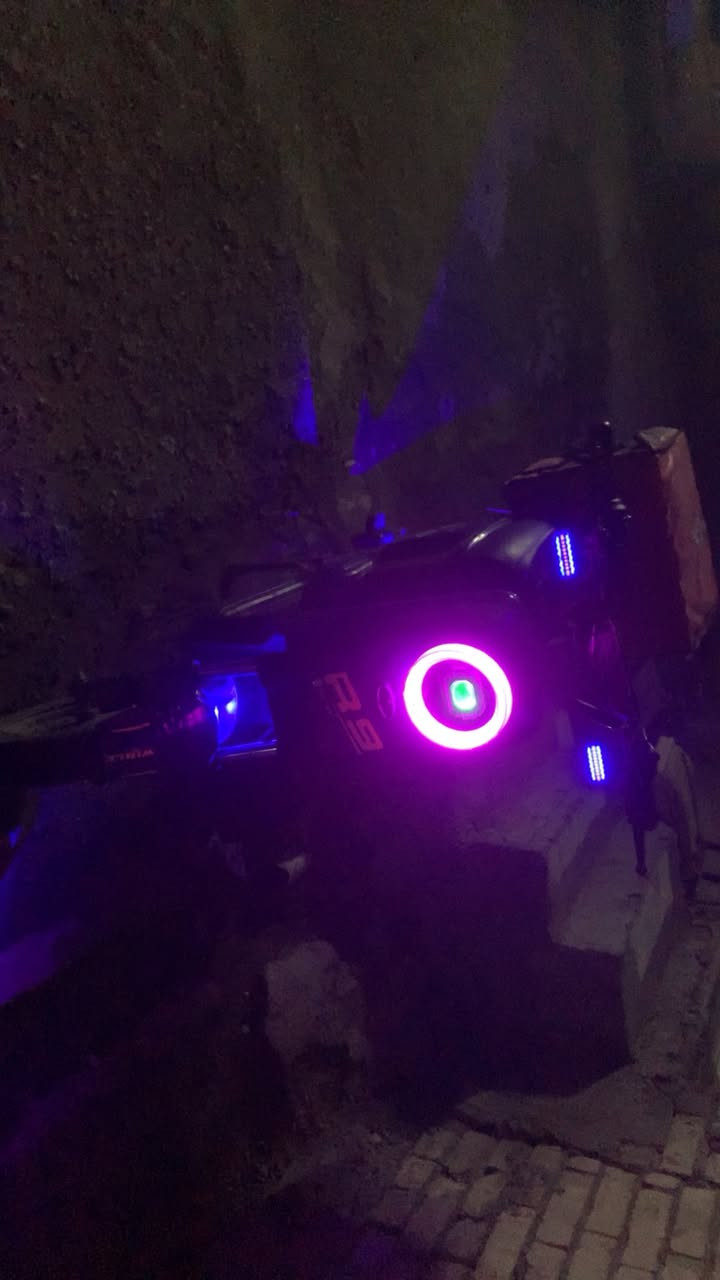 سلام عليكم دراجه R9 موديل 2025 مستعمله ٣ اشهر فقط الضرار فقط الكفرات الكهربائيات جديدا معا ضمان فحص السعر355 وبيها مجال كلش رقم التواصل واتساب ***********
