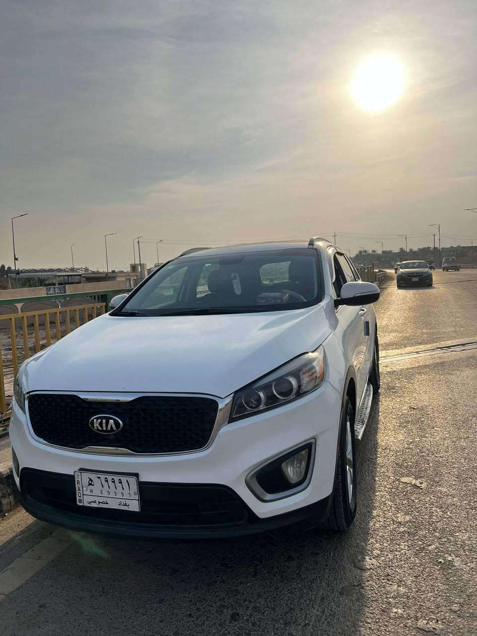 السلام عليكم عندي سورنتو امريكي موديل 16سياره جديده وجاهزه صدر جديد تخم تاير جديد مكينه اربعه سلندر سبعه راكب سياره كلش حلوه وجديده حادثها جاملغ وباب السايق ماشيه 75 بيع او مراوس مكان السياره بغداد السعر 166 لاستفسار اتصل عل رقم ***********
