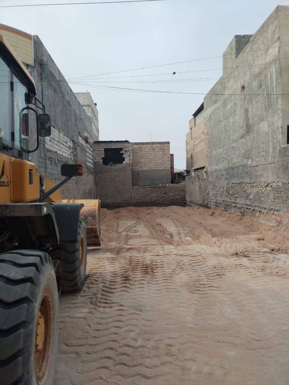 سلام عليكم اشتغل حدل وقلاع ودفن وشغل حلو وهذه رقمي *********** شغل حلو وتفليش بيوت
