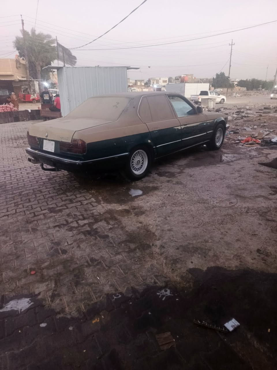 سلام عليكم شباب BMW للبيع موديل 1991 نضيفه وخير من الله كشر ومكينه وكير شرط شلعه شك الكاع رقم بغداد العربي مو نكليزي سياره خير من الله تبريد بوري مزروف بس الباقي خير من الله داخلهه يرادله ترتيب سعر 50 ومجال قليل حيل أو مراوس حسب القناعه مكان قضا بغداد المحموديه رقم ***********
