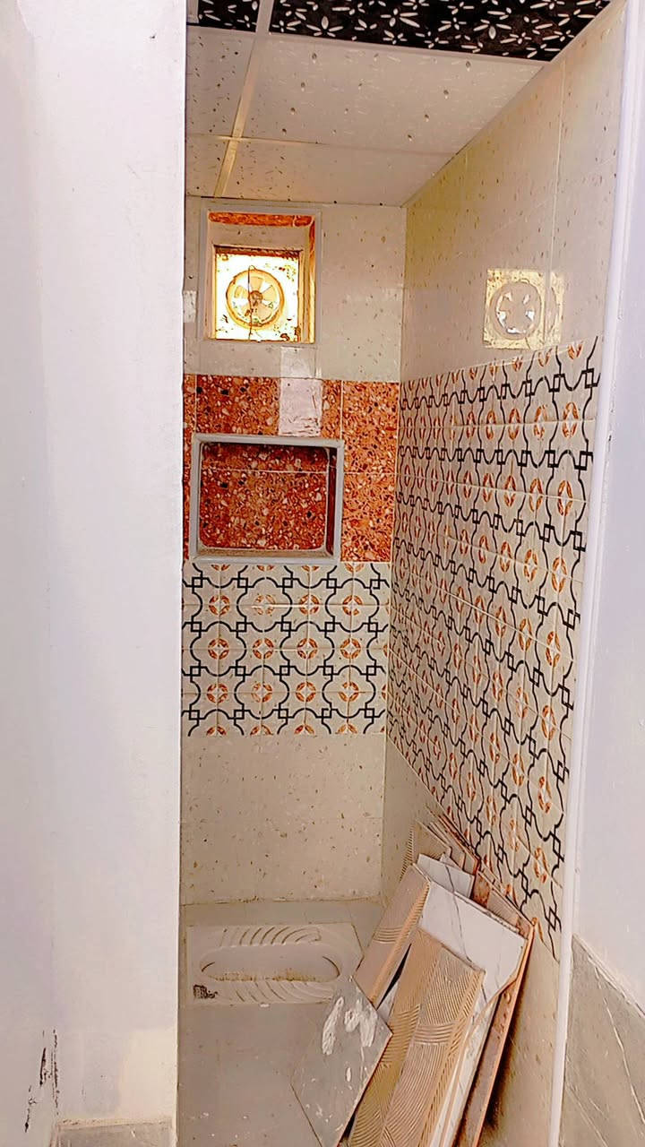 دار مساحه 65متر ركن شارع 20بناء جديد طابوق نهروان صب كونكريت مركزي سيراميك بورسلين كرانيت سقوف ثانويه خدمات كامله يحتوي على غرف نوم صاله مطبخ استقبال مجموعه صحيه السعر 30 مع المجال استفسار اكثر ***********
