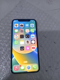 آيفون XS • ٢٥٦ • شاشة مكسورة