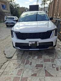 سورنتو موديل ٢٠٢٥ خليجي مكفوله كفاله عامه البيع رقم بغداد  ماشية١٩٠٠ ي...