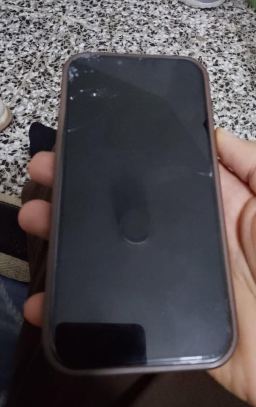 آيفون 13برو ماكس ذكره 256بطاريه 88 شاشه مبدله وحالين هم انكسرات بس ما مثر على المس العنوان بغداد الشعله 
السعر 450بي مجال 
راقم هاتف /***********
