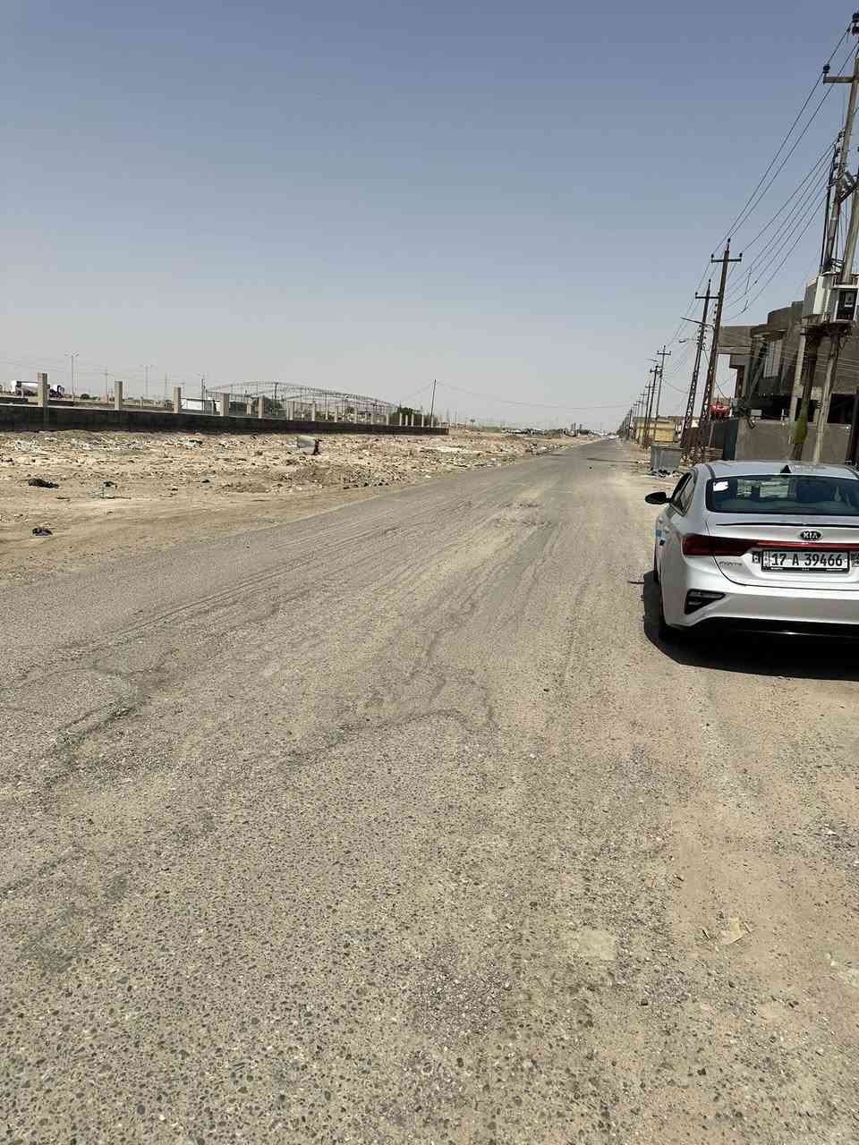 السلام عليكم قطعه بحي الجوادين مساحتها 250 م بداية الحي بنزلت البانزين في خانه قرب جامع الجوادين تفتح على متنزه وعلى الشارع العام موقع جيد بيع او مراوس السعر والاستفسار الاتصال على *********** او مراسلة الصفحه
