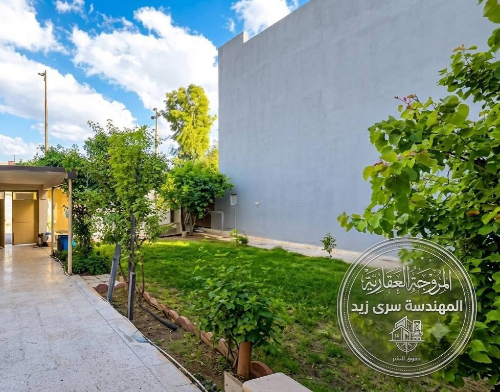 عـرض جـديـد مـمـيـز | دار لـلـبـيـع فـي الإصـلاح الـزراعـي

• الـمـوقـع الأبـرز: الإصـلاح الـزراعـي – مـقـابـيـل الـحـدائـق
• الـسـنـد: مـلـك صـرْف
• الـمـسـاحـة: 310 m | الـوجـهـة: 10.5 m

تـقـسـيـم الـدار (طـابـقـيـن) : 🏗️
يـضـم 5 غـرف نـوم، اسـتـقـبـال،  هـول 2، حـديـقـة واسـعـة، مـع كـامـل الـمـلـحـقـات الـخـدمـيـة.

 أبـرز الـمـمـيـزات : 🌾
يـتـمـيـز بـمـوقـعـه الـحـيـوي بـإطـلالـتـه عـلـى الـحـدائـق .
 مُـحـدّث بـعـنـايـة، يـجـمـع بـيـن تـرتـيـب الـبـنـاء الـجـيد .

لـلـسـعـر اكـتـب (تـم) لـيـصـلـك الـرد .
لـعـرض عـقـاراتـكـم لـدي مـراسـلـة الـصـفـحـة .

تـابـعـونـي لـيـصـلـكـم أهـم الـعـروض 🌾
الـمـرُوجـة الـعـقـاريـة الـمـهـنـدِسـة سـرى زيـد


**إذا كنت صاحب هذا الإعلان وتريد حذفه لأي سبب، رجاءا أرسل رسالة إلى الدعم الفني**