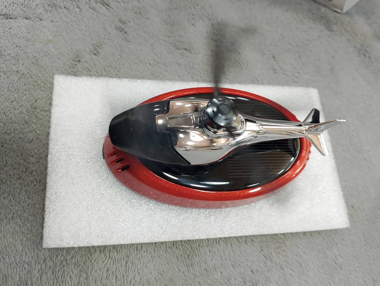 هليكوبتر مبخرة سيارة 
طاقه شمسيه 
بسعر 7 آلاف 
يوجد توصيل لجميع المحافضات 🛵 
***********
