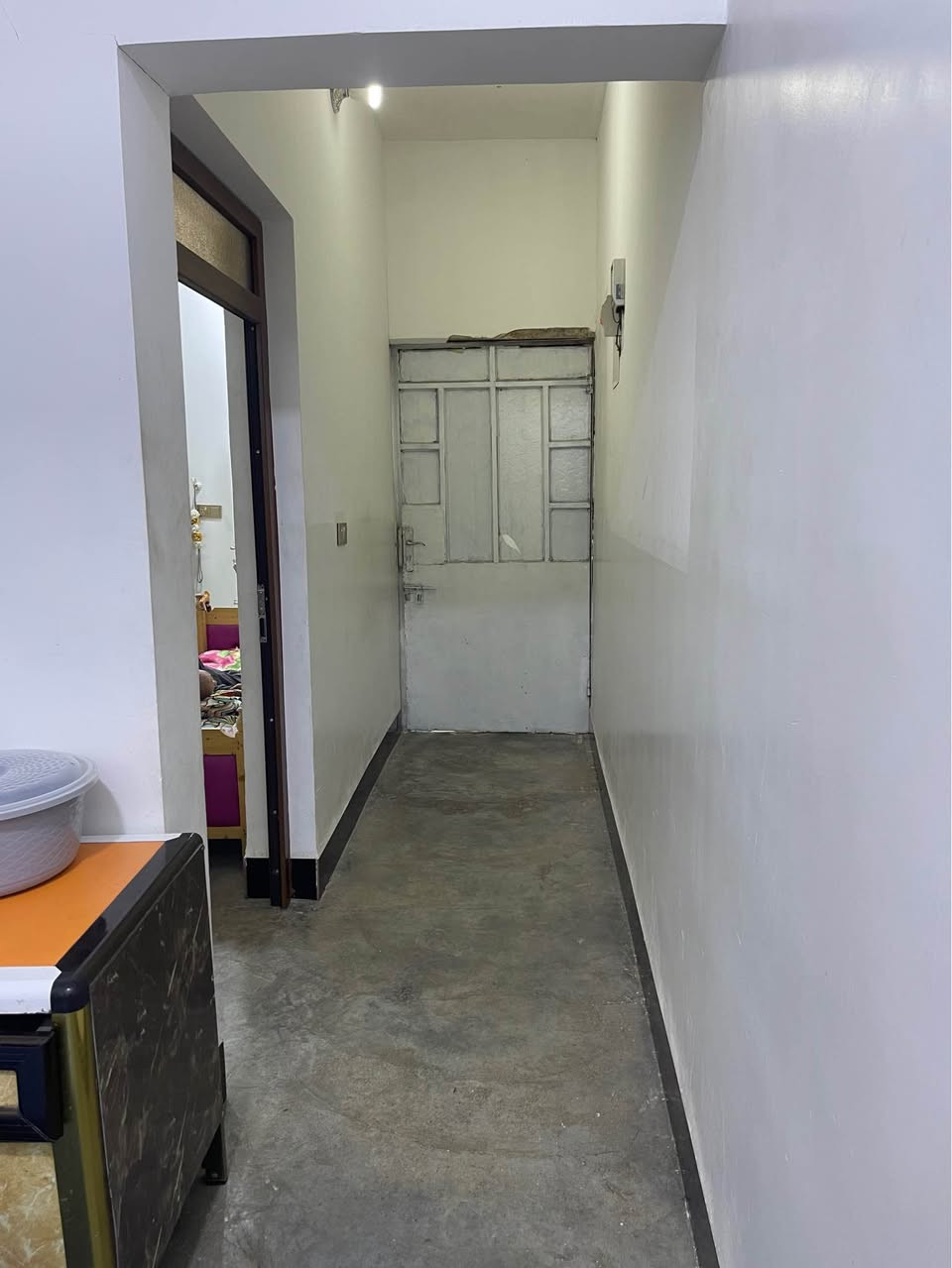 السلام عليكم بيت مساحة ١٠٠ متر مكان الصوفية بناء جديد صارلة فترة قرب جامع الصالح مطبخ +صالة +ديوانية+غرفة طابو زراعي للاستفسار الاتصال على الرقم ***********
السعر 55 مليون وبي مجال الرمادي, الأنبار
