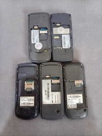 أجهزة سامسونگ كلهن شغالات وما بيهن رمز نقص بطارية وغطاء الظهر فقط 30 أ...