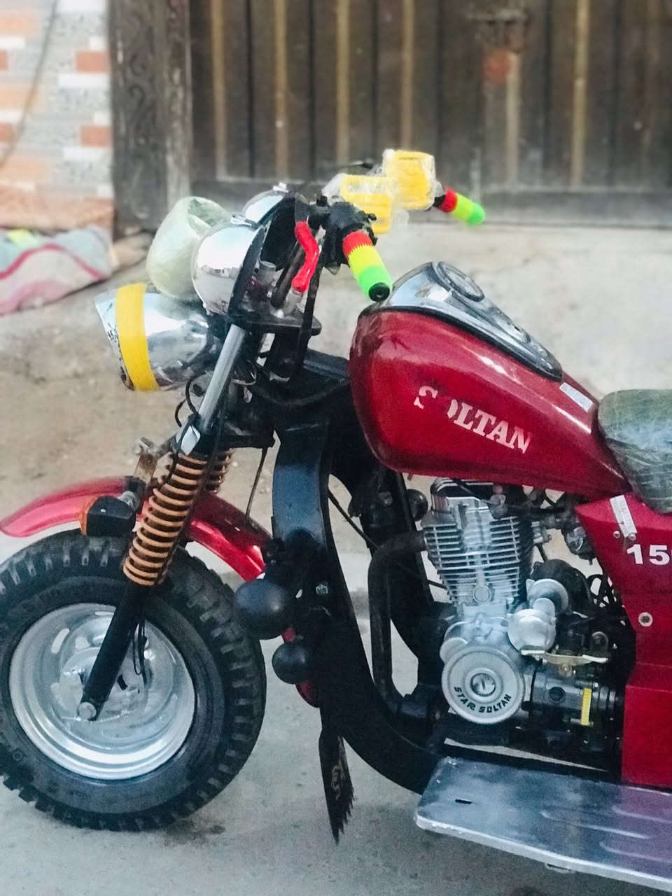 سلام عليكم
ستوته صلطان 

لون أحمر 

بدون 

ستفسار تصال على الرقم التالي***********
