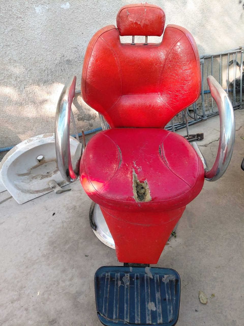 كراسي اثنين للبيع ب١٠٠ مكاني الكوفة
واتساب ***********
