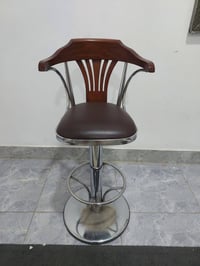 كرسي دوار • نظيف ١٠٠%