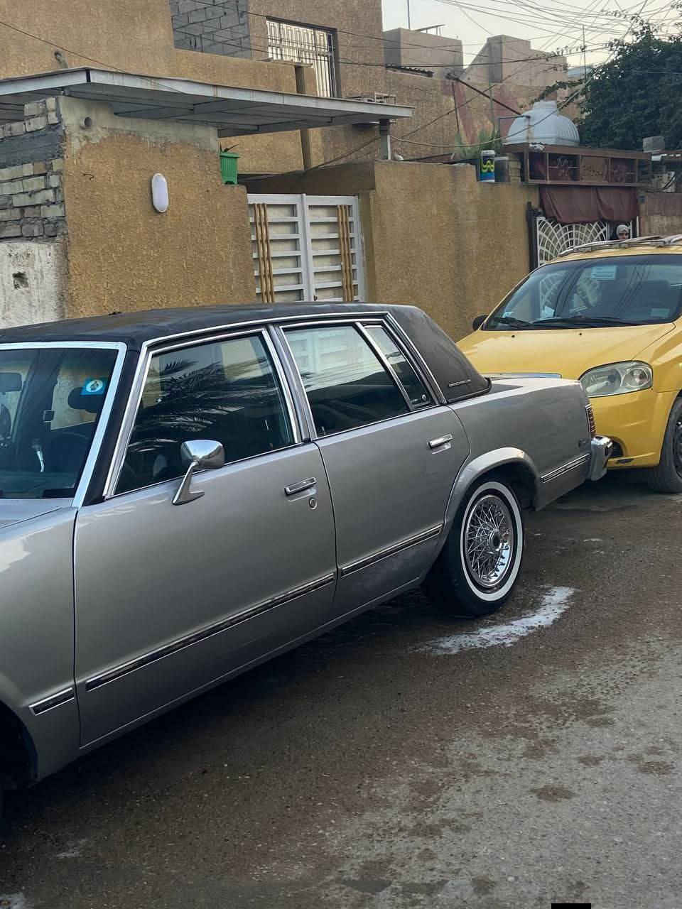 السعر مكتوب في اخر صورة
شفرليت ماليبو موديل 1981 
سنوية  لل30 هزة جديدة رقم نينوى 
مشروع وطني ب اسمي 
سيارة احلة من الصور  
مكينة بلادية لا تنقيص ولا تبخير 
كير اوتو 700 
ملاحضة الكبات مو وية السيارة
مكان السيارة بغداد
للاستفسار ***********
