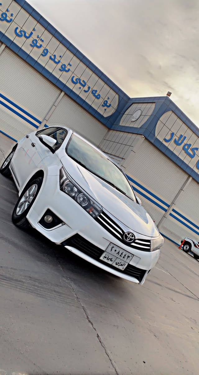 توێتا کرۆلا  ٢٠١٥ ی خەلیجی ناو زەرد 
مەکینە ٢٠ و بەشەرتی گێڕ و مەکینە و مەکینەی لۆکی لەسەرە 
١٠٩ هەزار ڕۆشتوە و ڕەقەم و سەنەوی تا ٢٠٢٧ نوێیە ، بەشەرتی تەحویل و غەرامە (١١٨$) و ماعمەلە 
***********
سەیارەکە لە کەلارە
