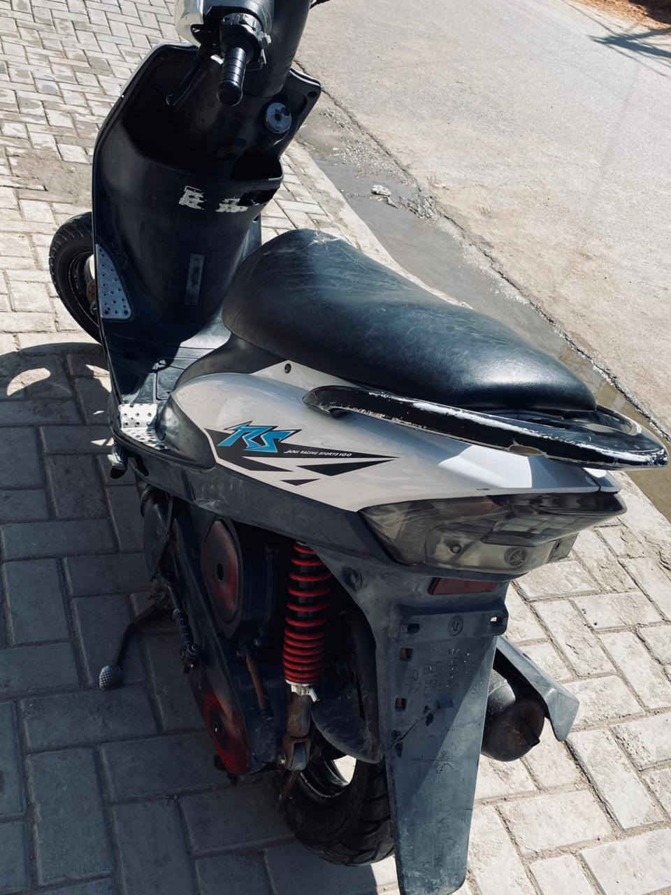 سلام عليكم شباب دراجه ماكس عدله حلوه ونضيفه ملاحه فول نكره بكل وكت السعر 650
بغداد بلديات 
***********
