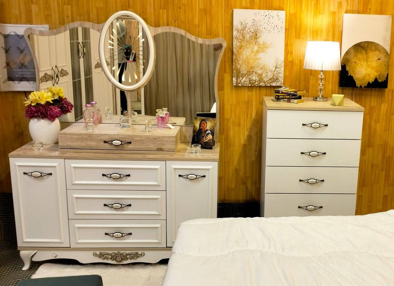 غرفة كانتري الأصلي 8 قطع نضيفة جدااا انارة ومخزن بالسرير *********** مكان بغداد
