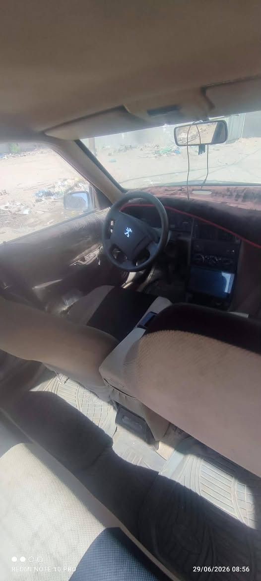 سلام عليكم بيجو للبيع اكد 16 ماعايزه شي حداديه وكير ومكينه بجيس تبريد ثلج مكان نجف السعر 28وبيه مجال بصيط لاتصال***********
