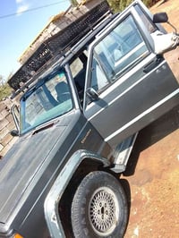 جيب شيروكي ستيشن 1988   سيارة نظيفة وما بيها نقص سنوية عظم عاج لحد 28 ...