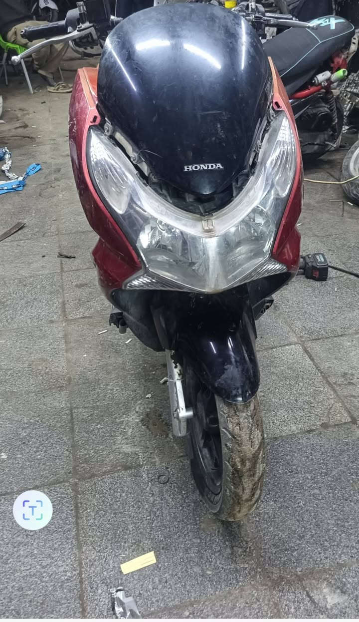 السلام عليكم راجه بي سي اكس جيل اول دراجه نضيفه مكينه جديده جاهزه من كلشي مابيهة نقص سعر 900 وبيهة مجال حك جيتك مكاني بغداد مدينه صدر ***********
