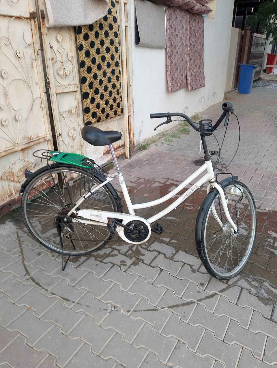 بايسكل للبيع
ما بي اي عيب
بس تاير بنجر تاير واحد
شراي خاص👍🏿
على سعر تدلل👍🏿


**إذا كنت صاحب هذا الإعلان وتريد حذفه لأي سبب، رجاءا أرسل رسالة إلى الدعم الفني**